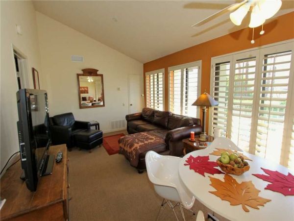 Palm Springs Home 948886