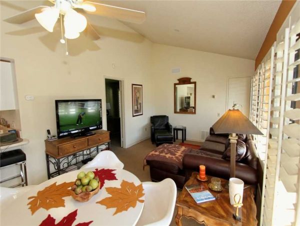 Palm Springs Home 948886
