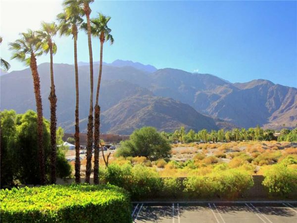 Palm Springs Home 948886