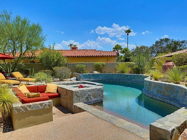 Palm Springs Home 948887