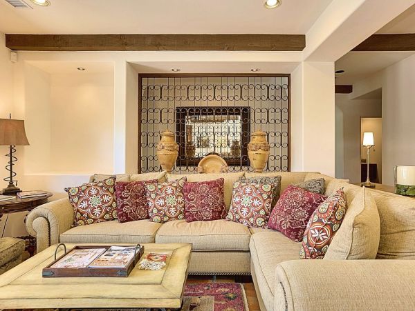 Palm Springs Home 948887