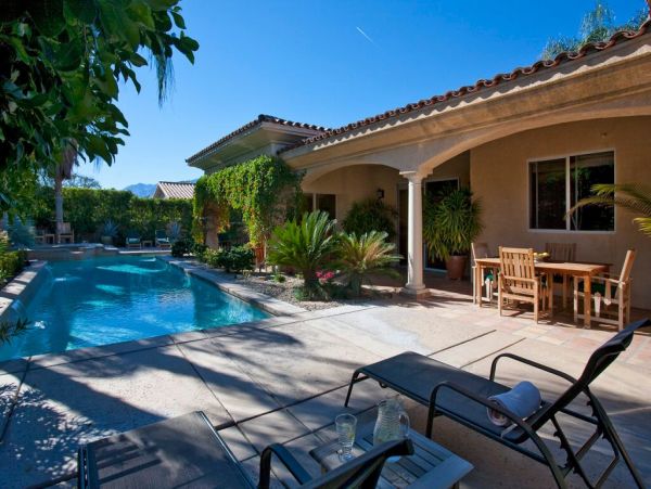 Palm Springs Home 948889