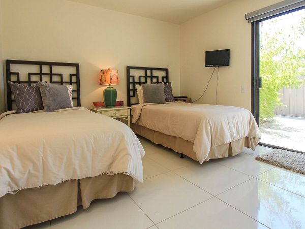 Palm Springs Home 948891