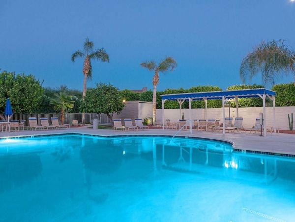 Palm Springs Home 948892