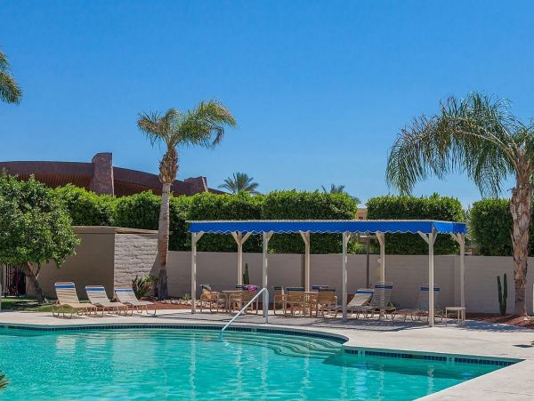 Palm Springs Home 948892