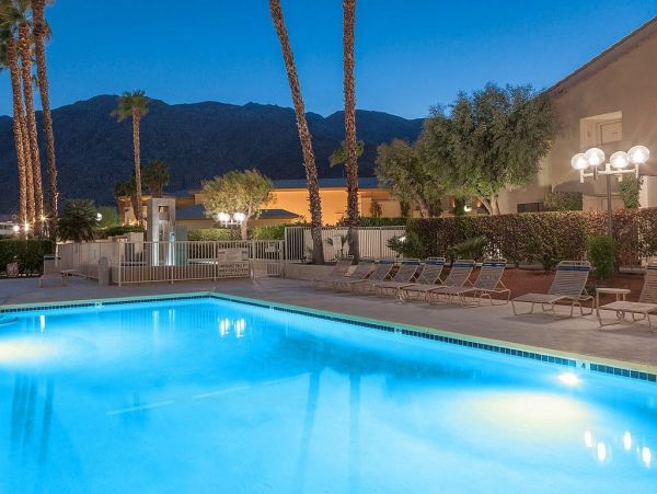 Palm Springs Home 948892