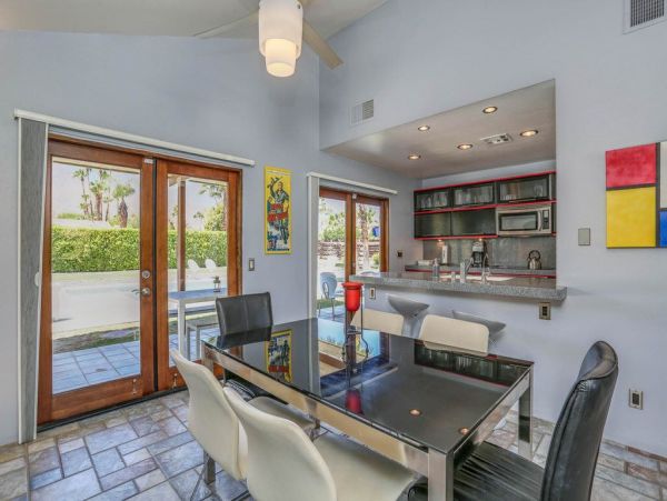 Palm Springs Home 948899