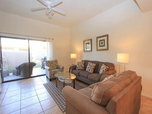 Palm Springs Home 948900