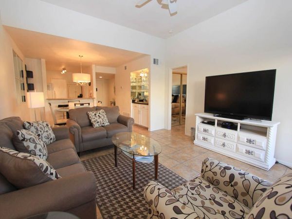 Palm Springs Home 948900
