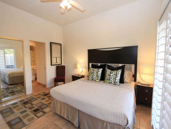 Palm Springs Home 948900