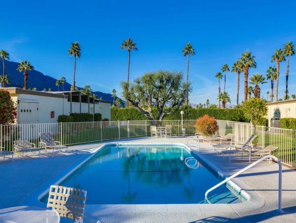 Palm Springs Home 948902