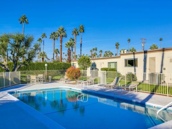 Palm Springs Home 948902