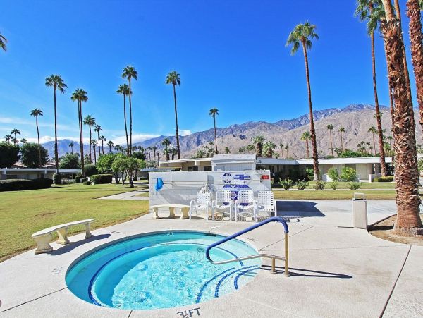 Palm Springs Home 948903