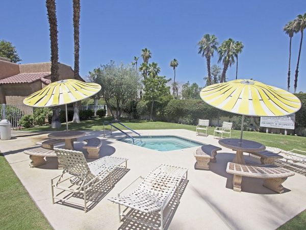 Palm Springs Home 948907