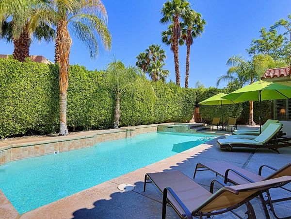 Palm Springs Home 948909