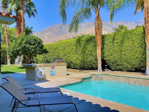 Palm Springs Home 948909