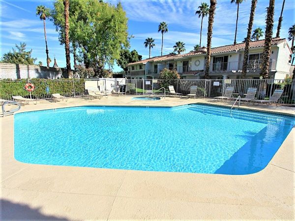 Palm Springs Home 948911