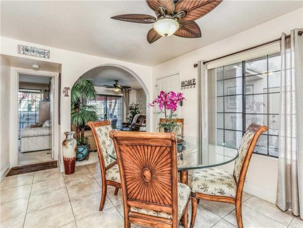 Palm Springs Home 948911