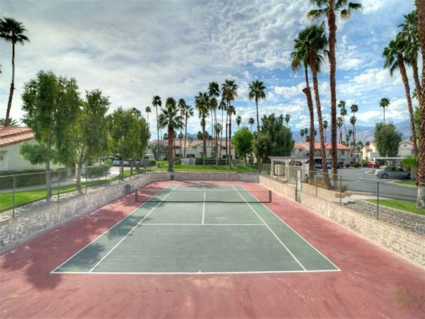 Palm Springs Home 948911