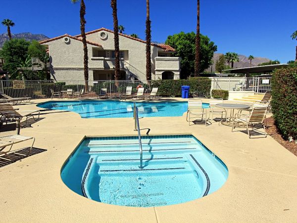 Palm Springs Home 948912