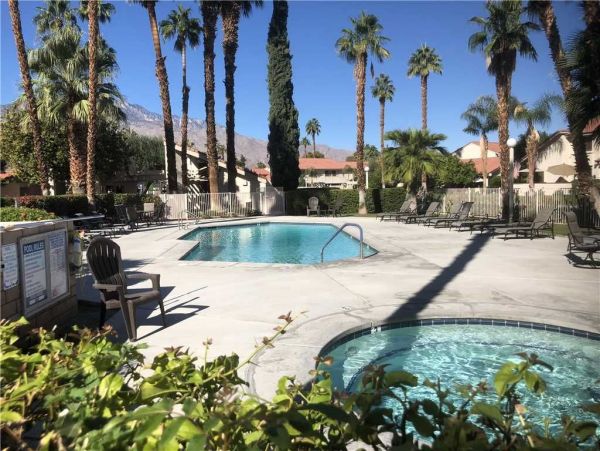 Palm Springs Home 948913