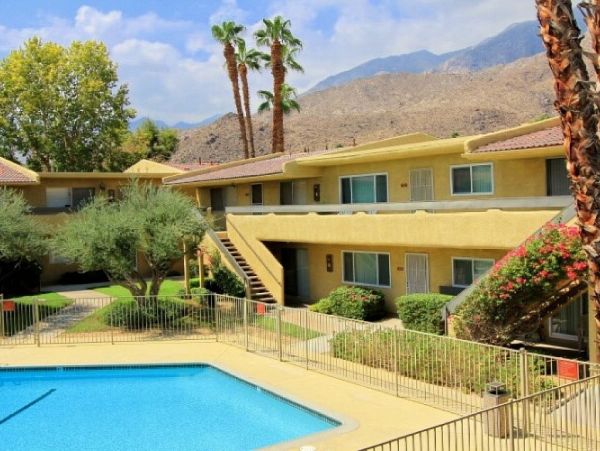 Palm Springs Home 948914