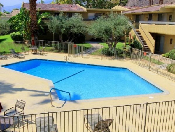 Palm Springs Home 948914