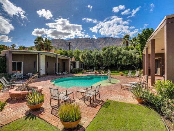 Palm Springs Home 948916