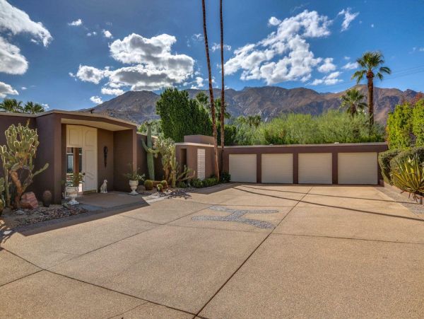 Palm Springs Home 948916