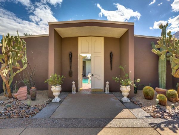 Palm Springs Home 948916