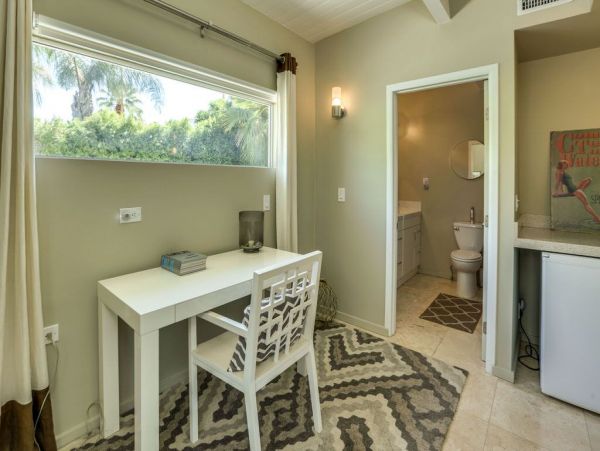 Palm Springs Home 948923