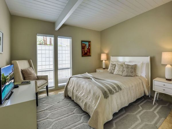 Palm Springs Home 948923