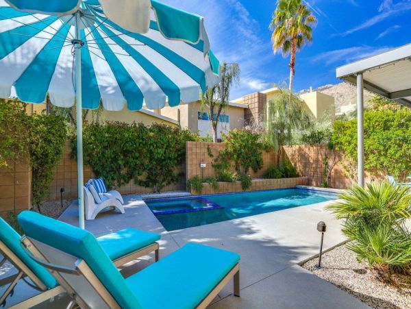 Palm Springs Home 948926