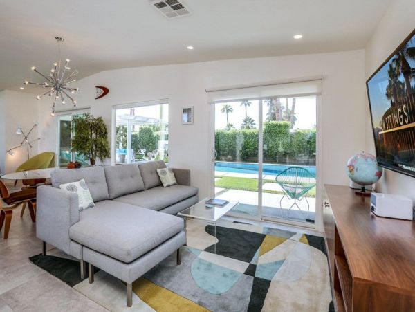 Palm Springs Home 948929