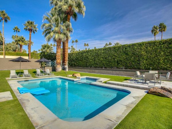 Palm Springs Home 948930