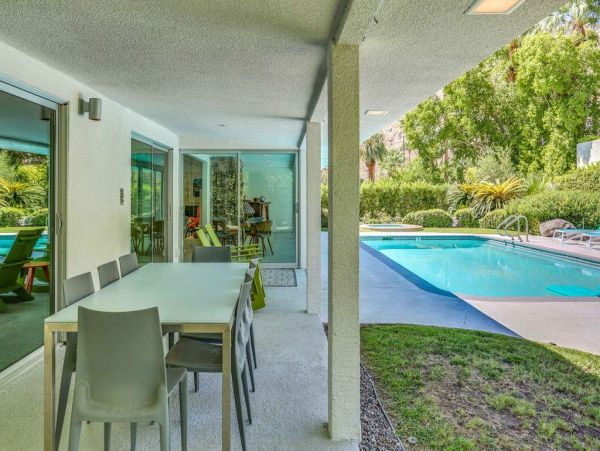 Palm Springs Home 948932