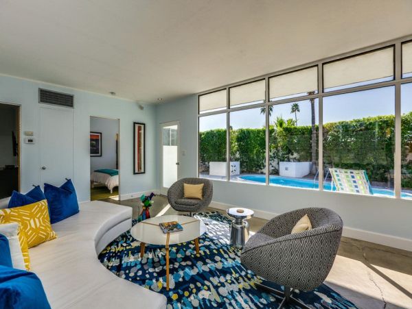 Palm Springs Home 948933