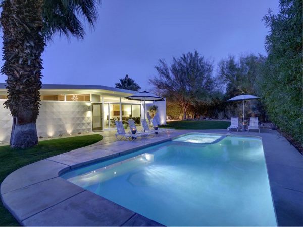 Palm Springs Home 948934
