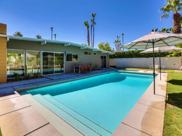 Palm Springs Home 948936