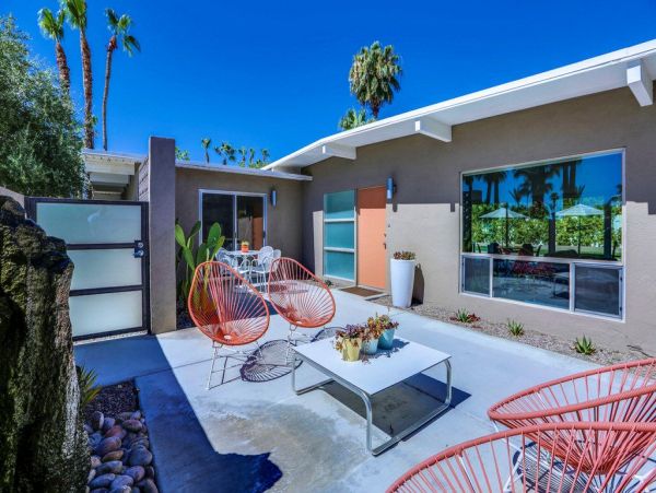 Palm Springs Home 948936