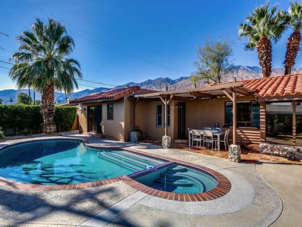 Palm Springs Home 948937