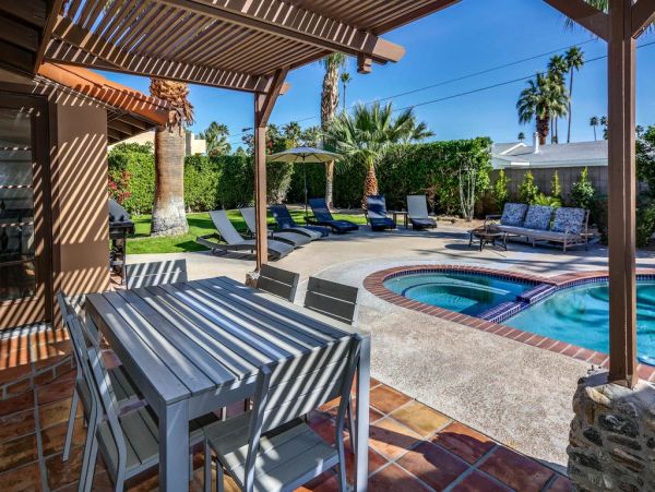 Palm Springs Home 948937