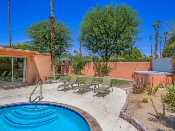Palm Springs Home 948939