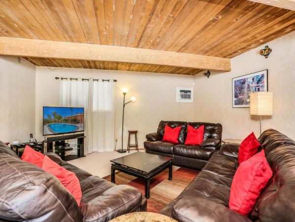 Palm Springs Home 948939