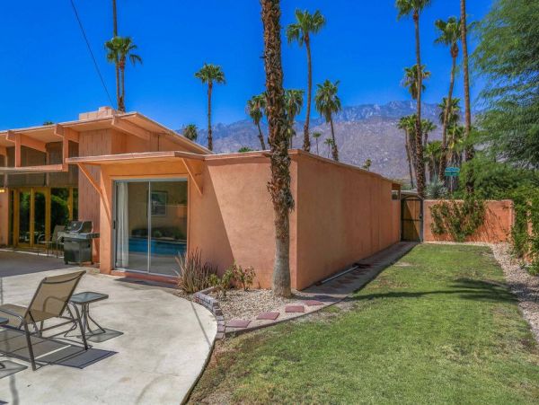 Palm Springs Home 948939