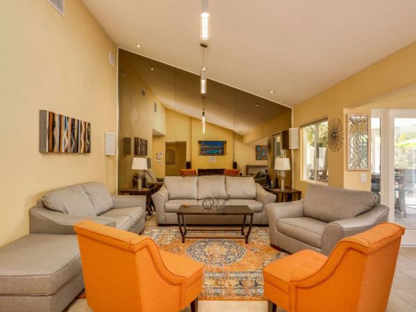 Palm Springs Home 948945