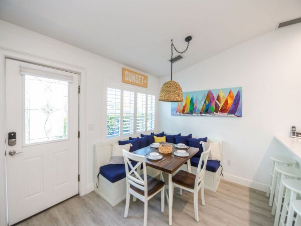 Holmes Beach Vacation Pool Home Sleeps 10 Guests