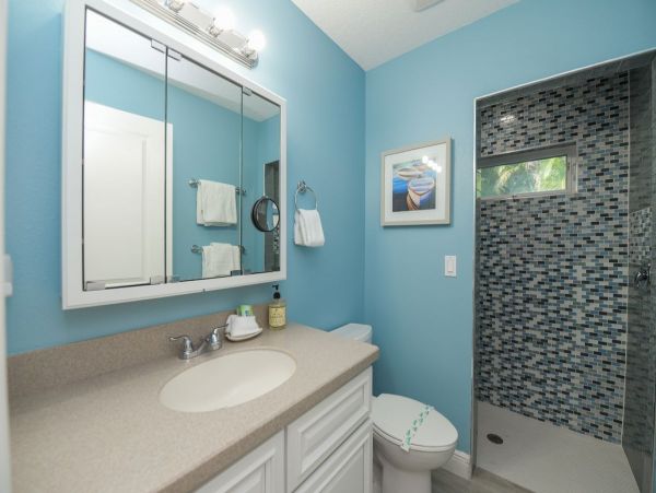 Holmes Beach Vacation Pool Home Sleeps 10 Guests