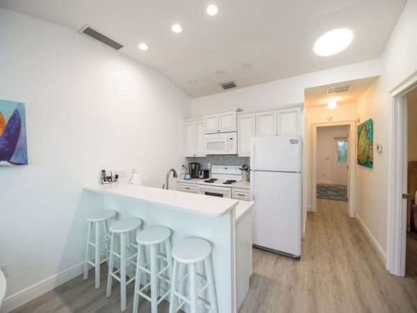 Holmes Beach Vacation Pool Home Sleeps 10 Guests