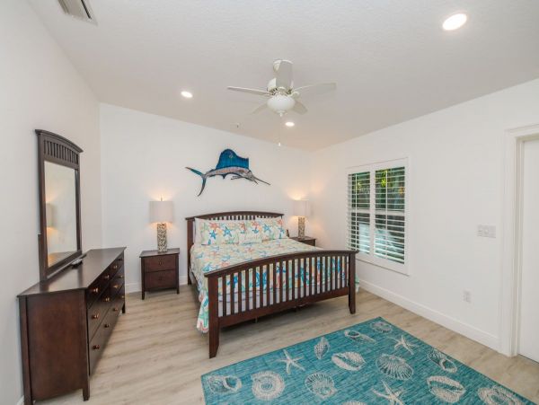 Holmes Beach Vacation Pool Home Sleeps 10 Guests